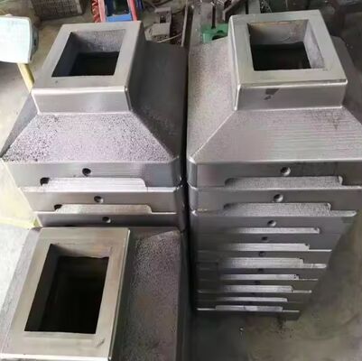 Graue Eisenbasis mit angepasster Farbe und angepassten Abmessungen für Parkplatz-Garage-Schutzgeländer